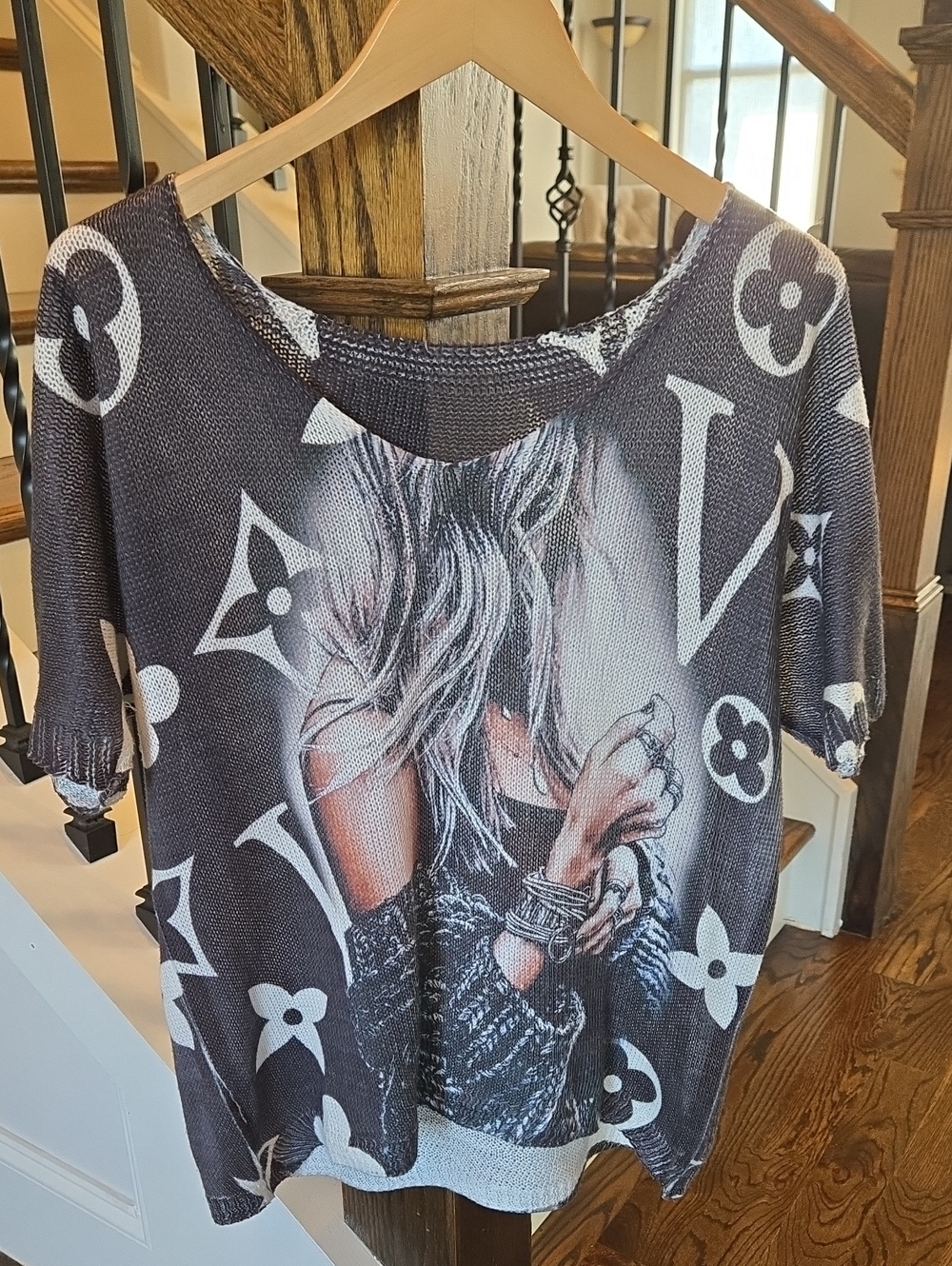 V Neck Knit Fashion Top - Made In Italy
